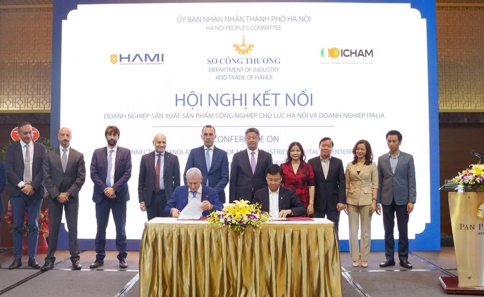 Kết nối doanh nghiệp sản xuất sản phẩm công nghiệp chủ lực thành phố Hà Nội với doanh nghiệp Italia